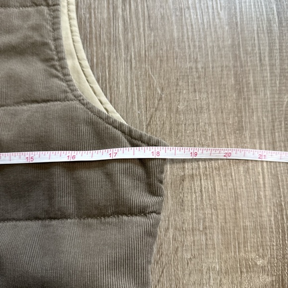 Vintage Eddie Bauer 100% Cotton Collins Bay Quilted Corduroy Taupe Vest Size XS - Picture 9 of 11